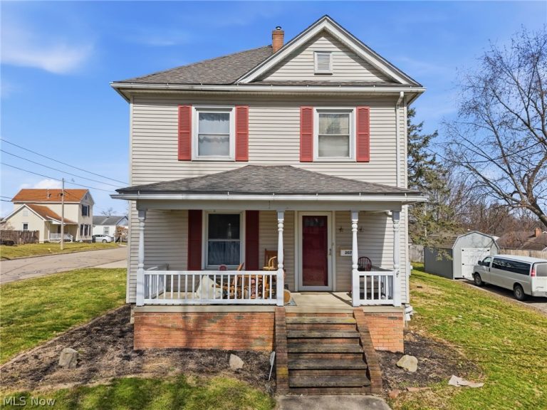207 Harmon Avenue, Brewster, OH, 44613