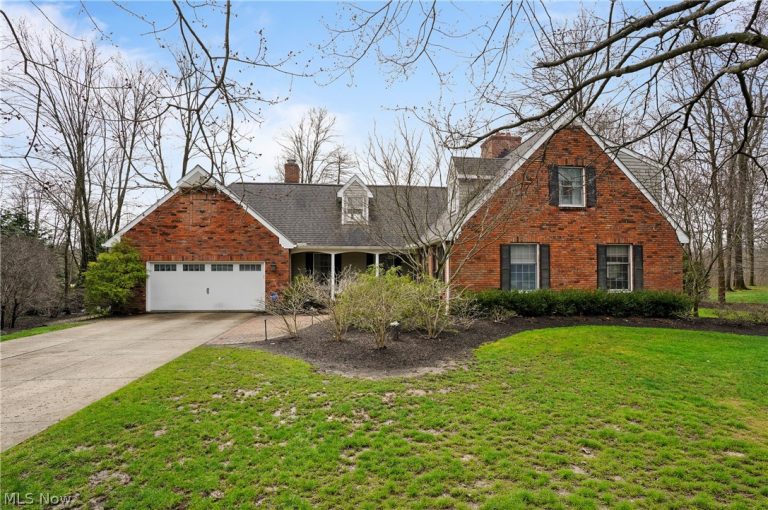 2270 Edgeview Drive, Hudson, OH - Photo 2