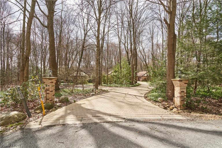 1000 Woodhaven Boulevard, Akron, OH - Photo 3