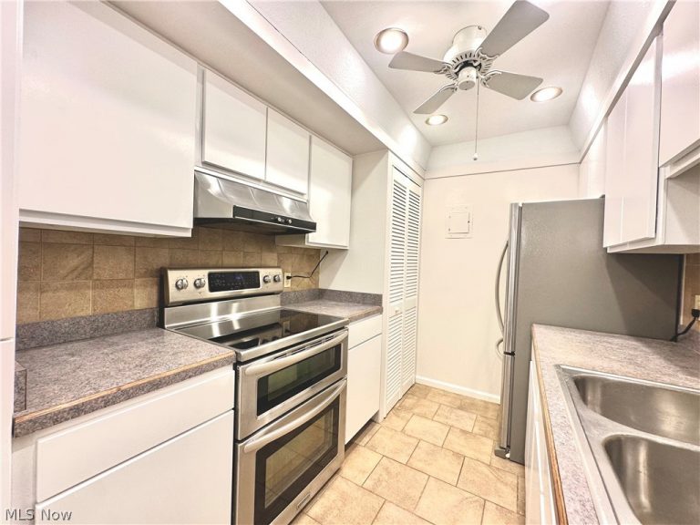 42 Gloucester Court #3A, Akron, OH - Photo 2