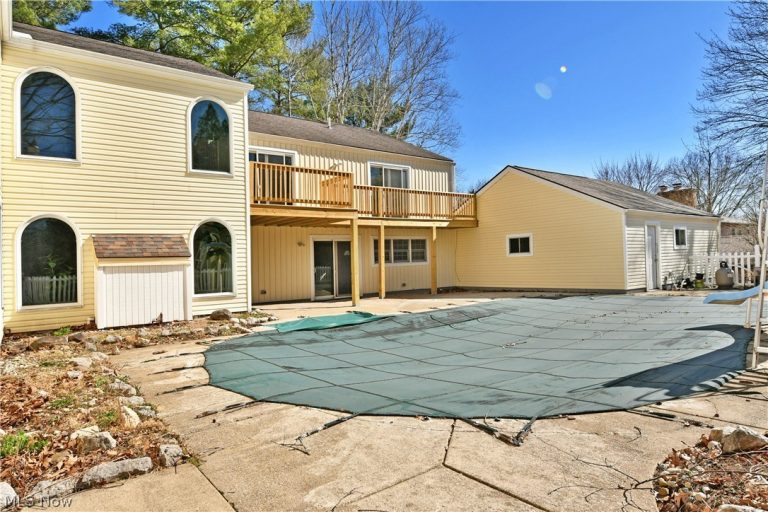 6152 Southern Hills Court, Canfield, OH - Photo 4