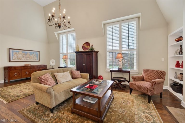 2808 Van Aken Boulevard #3, Cleveland, OH - Photo 3