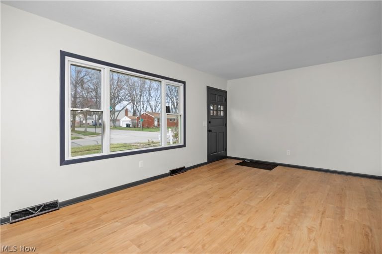 897 Livermore Lane, Elyria, OH - Photo 2