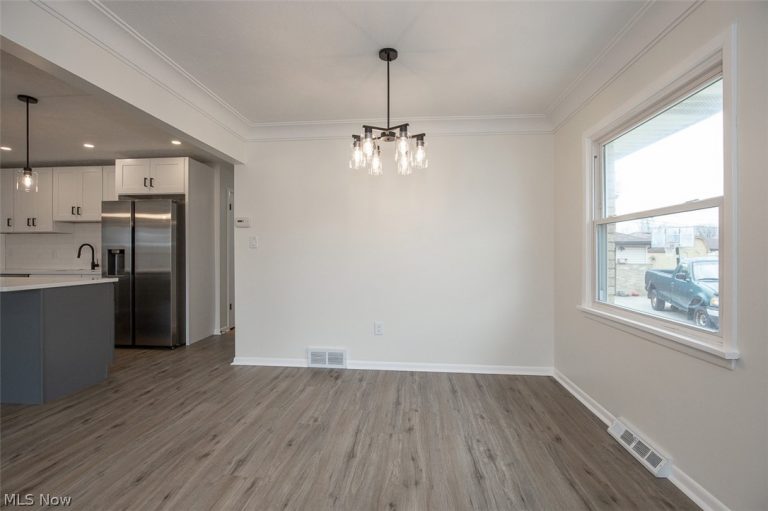 9613 Melody Lane, Brooklyn, OH - Photo 6