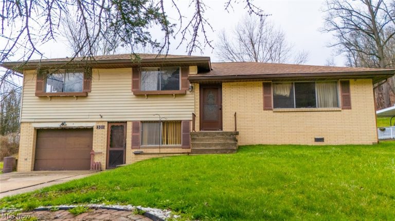 301 Alpine Drive, Toronto, OH - Photo 3