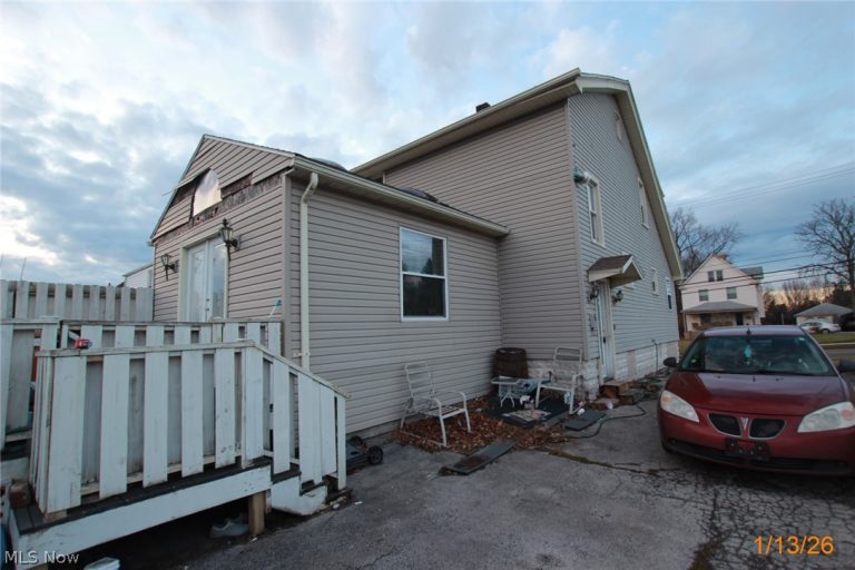 377 Coitsville Road, Campbell, OH - Photo 5