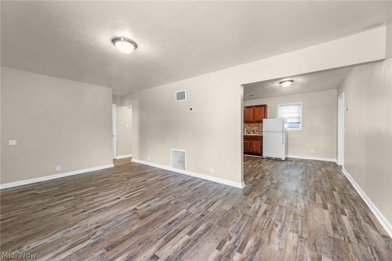 910 Ardella Avenue, Akron, OH - Photo 4