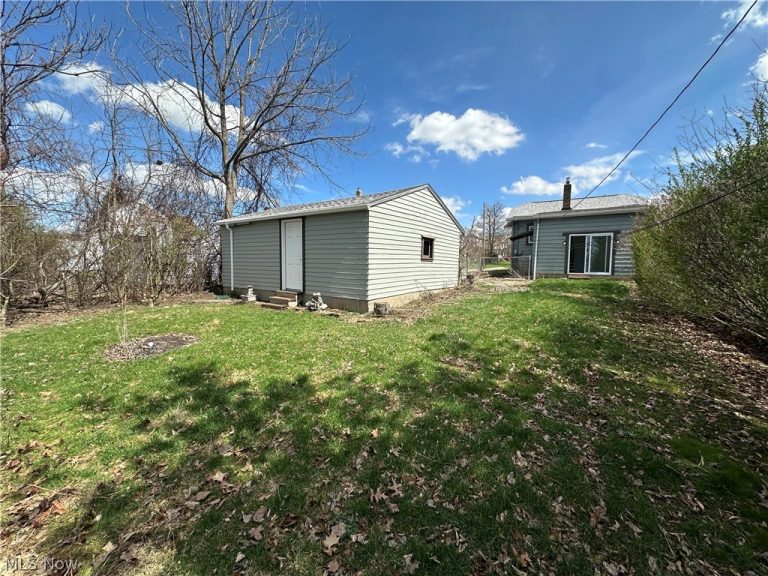 5040 88th Street, Garfield Heights, OH - Photo 8