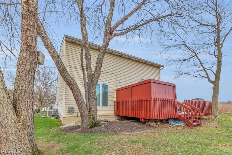 144 Royal Crest Drive #M, Seville, OH - Photo 5