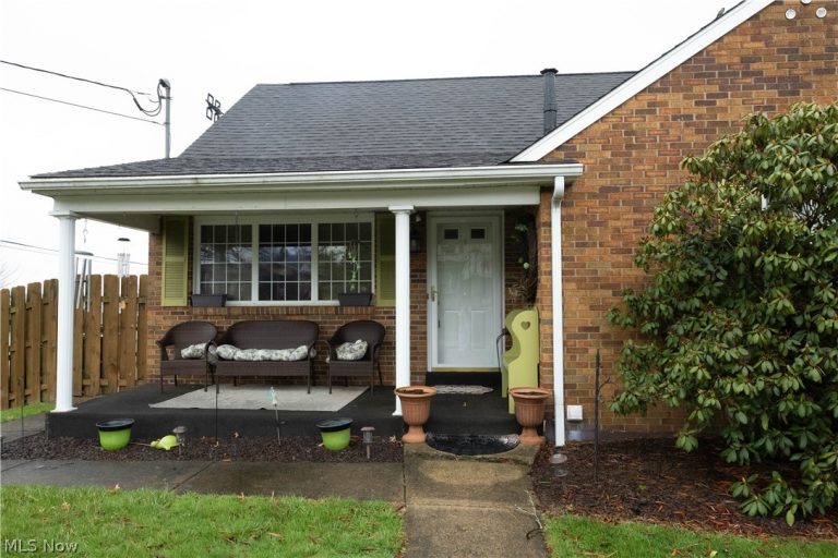 3800 Hanlin Way, Weirton, WV - Photo 2