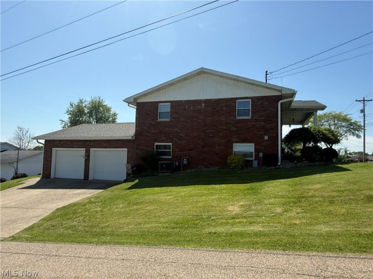 1451 Poplar Avenue, Belpre, OH - Photo 3