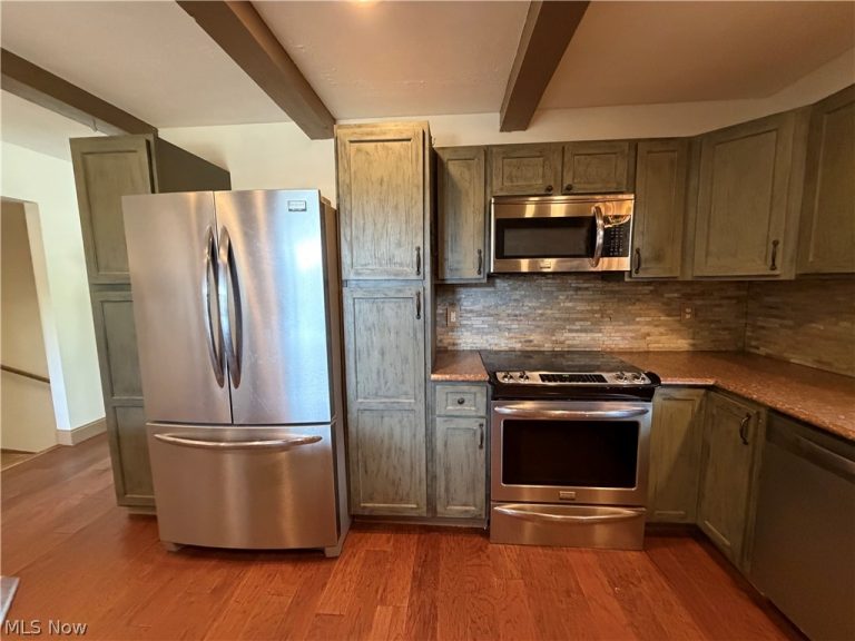 4602 7th Avenue, Vienna, WV - Photo 8