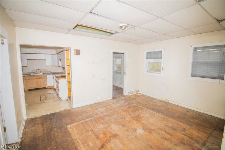 9207 Cannon Avenue, Cleveland, OH - Photo 3