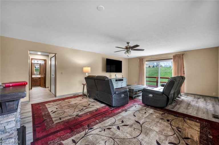 9841 Brookline Oval, Strongsville, OH - Photo 5