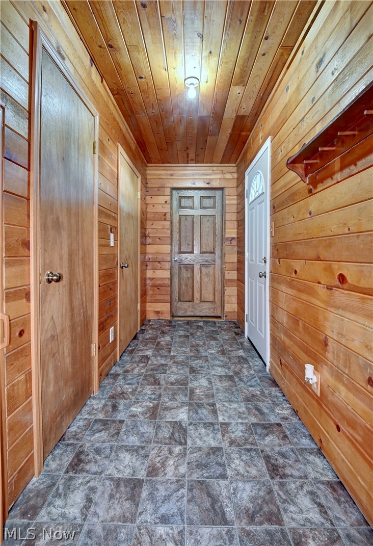 4747 Indian Hill Road, Uhrichsville, OH - Photo 6