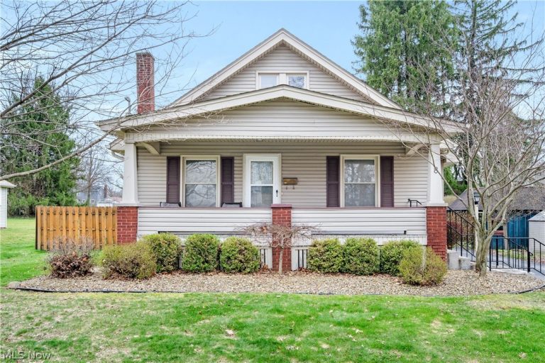 8 Nesbitt Street, Poland, OH, 44514
