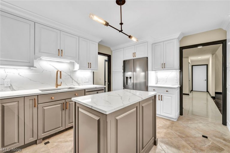2 Salem Court, Beachwood, OH - Photo 6