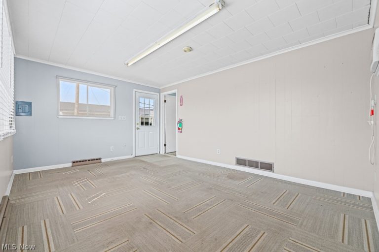 1950 Freedom Avenue, Alliance, OH - Photo 5