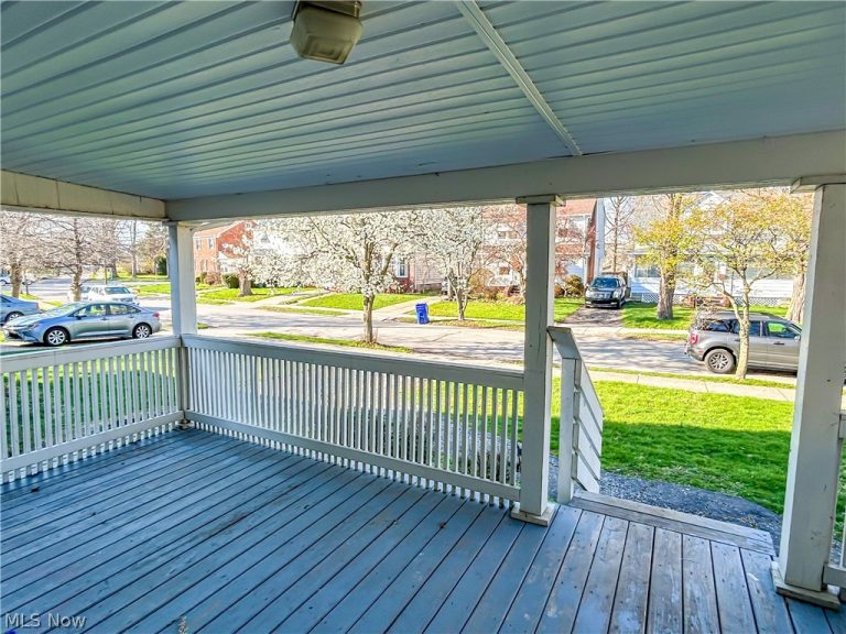 18104 Landseer Road, Cleveland, OH - Photo 4