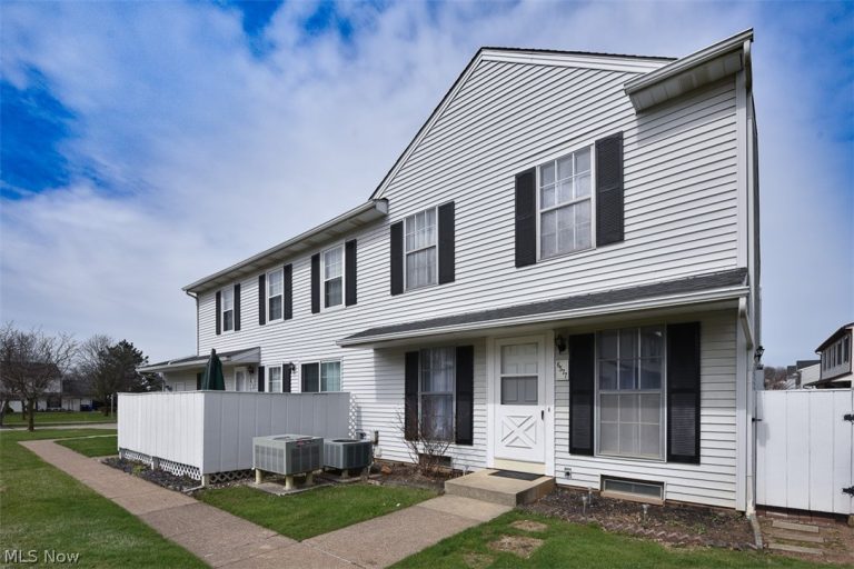 6577 Liberty Bell Drive #C20, Brook Park, OH - Photo 3