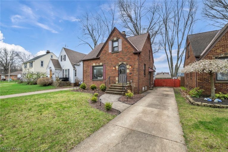 16209 Elsienna Avenue, Cleveland, OH - Photo 2