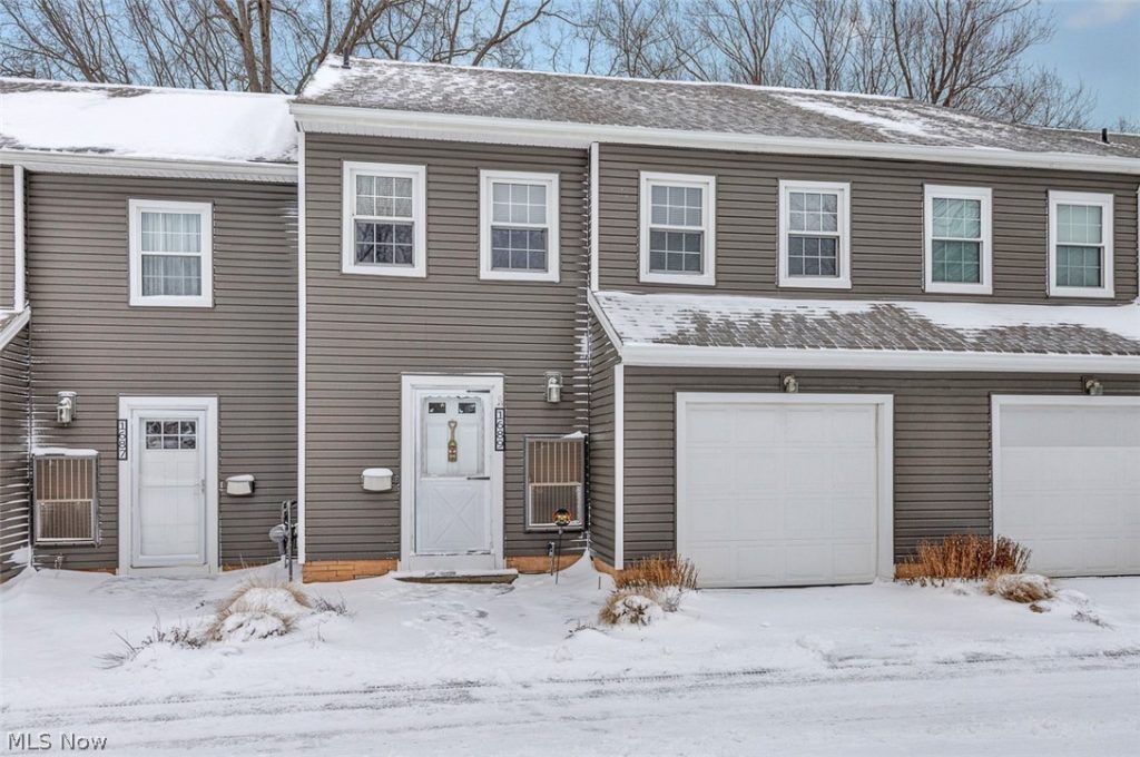 1689 Walnut Lane #5, Rocky River, OH
