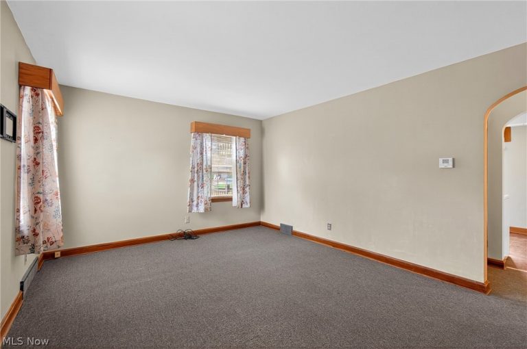 323 Cherry Road, Massillon, OH - Photo 8