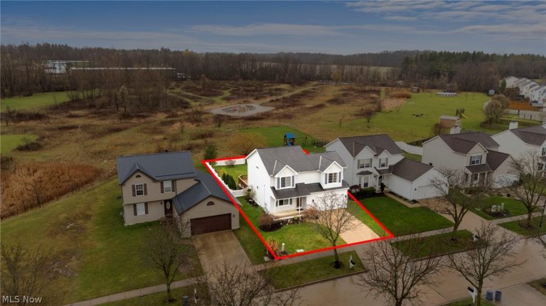 944 Chadwick Lane, Medina, OH - Photo 4