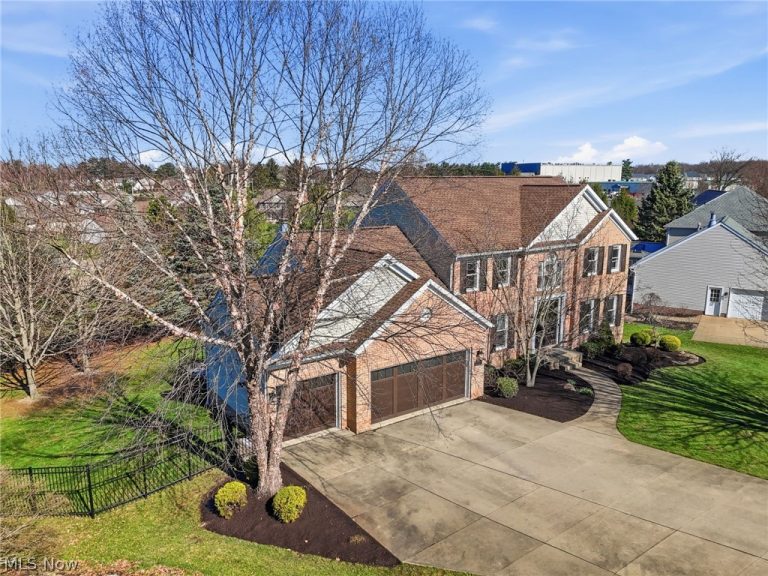 6625 Olde Stone Circle, Canton, OH - Photo 2