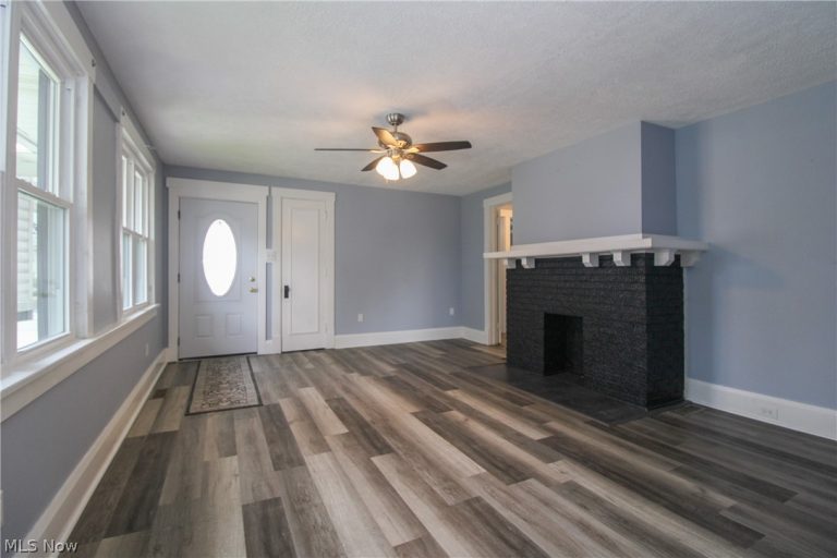 65 Duquesne Street, Columbiana, OH - Photo 4