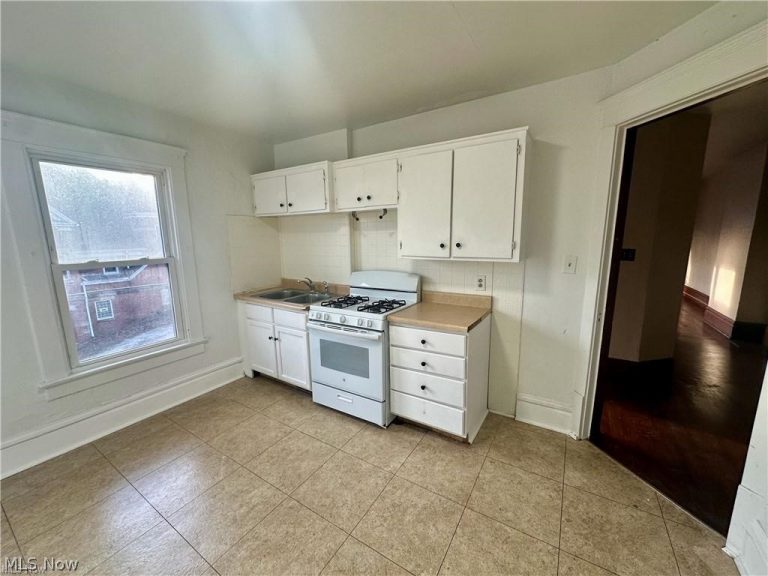 53 Balch Street #55 Up, Akron, OH - Photo 8