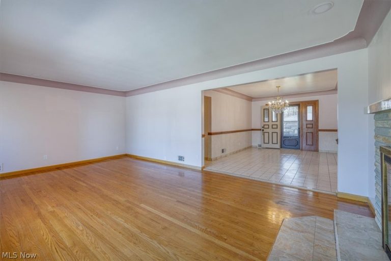 5855 Ridgewood Drive, Parma, OH - Photo 8