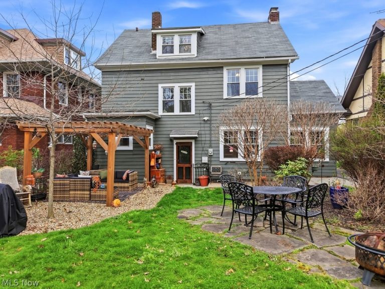 3154 Overlook Road, Cleveland Heights, OH - Photo 5