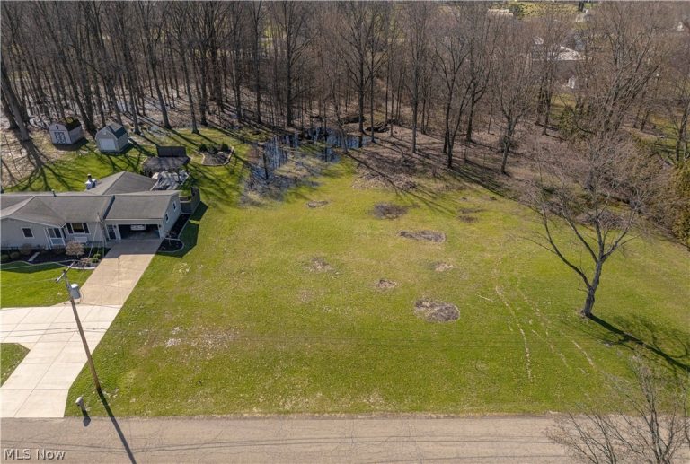 819 Swift Drive, Vienna, OH, 44473