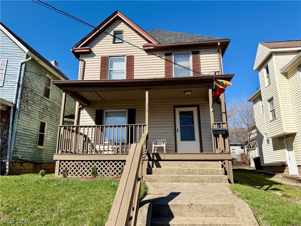 909 Clarendon Avenue, Canton, OH
