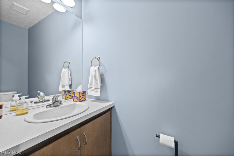 33112 Cedar Branch Circle, North Ridgeville, OH - Photo 4