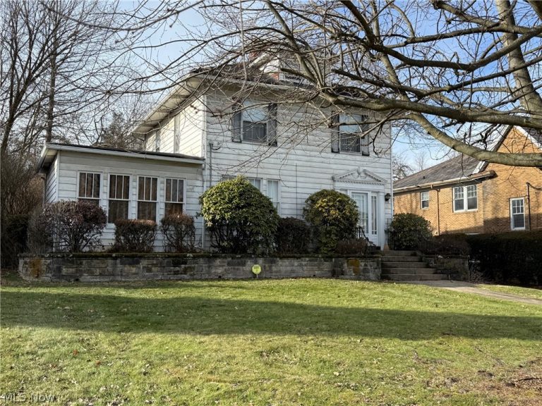 717 Woodlawn Road, Steubenville, OH - Photo 2