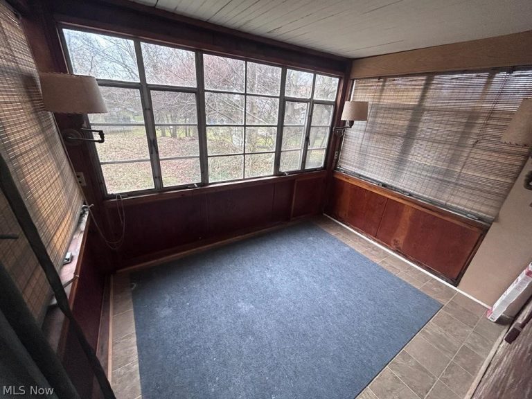 4843 Westbourne Road, Lyndhurst, OH - Photo 8