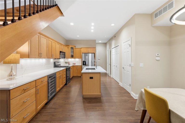 1411 Rosewood Avenue #R-208, Lakewood, OH - Photo 8