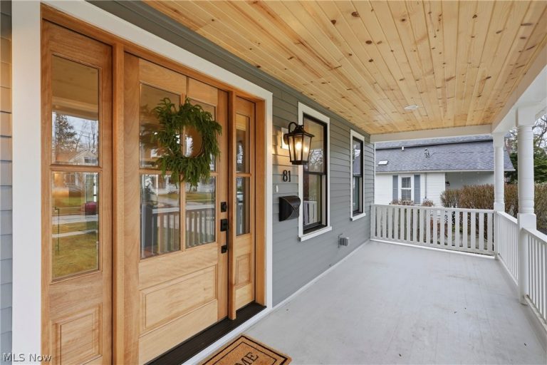 81 Hall Street, Chagrin Falls, OH - Photo 3