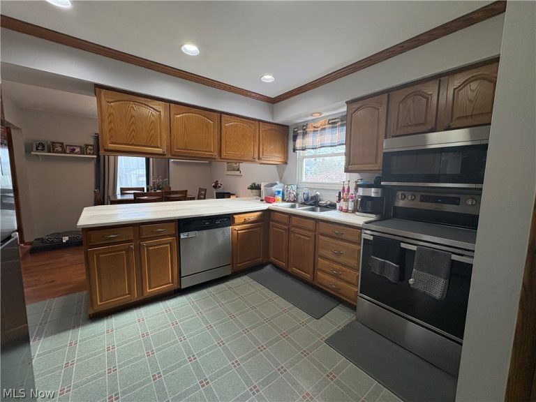 492 Franklin Avenue, Cuyahoga Falls, OH - Photo 6