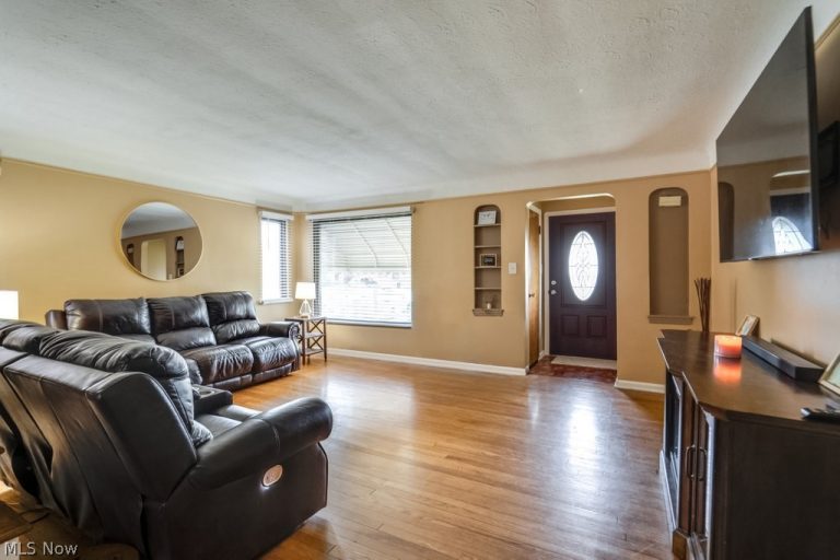 6710 Ackley Road, Parma, OH - Photo 8