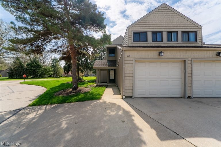 68 Landings Way, Avon Lake, OH - Photo 2