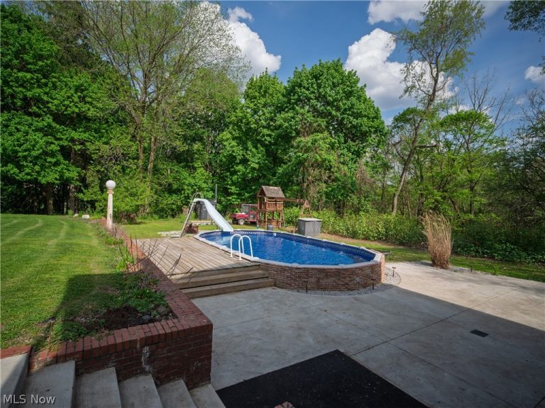 497 Moravian Trail, Uhrichsville, OH - Photo 6