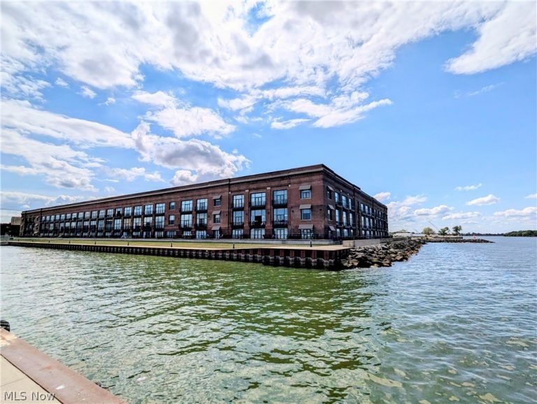 401 SHORELINE Drive #234, Sandusky, OH - Photo 2