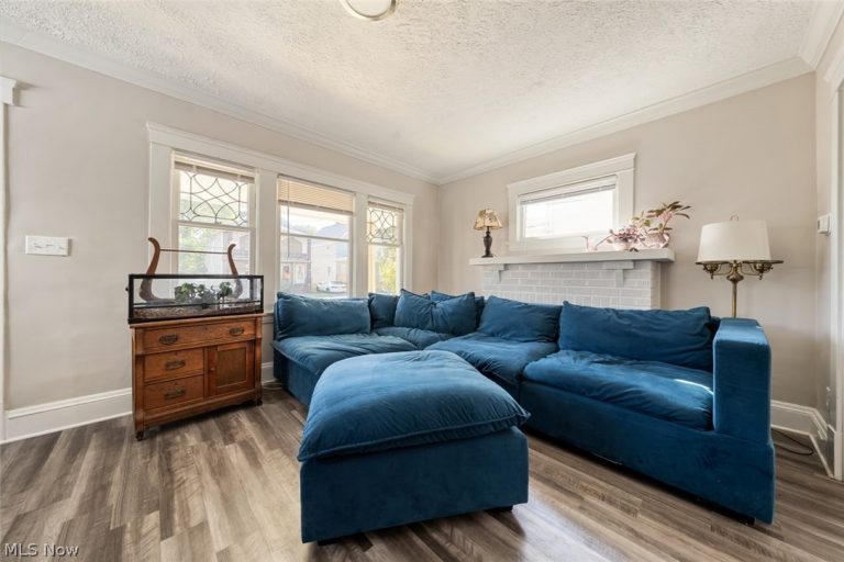 9902 Zimmer Avenue, Cleveland, OH - Photo 8