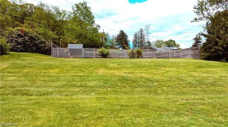 6291 Veterans Boulevard, Chester, WV - Photo 2
