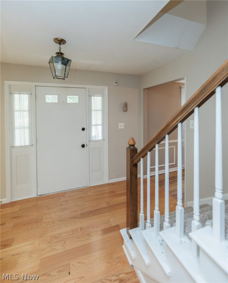 33403 Cromwell Drive, Solon, OH - Photo 2