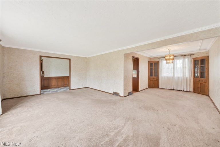 2300 Green Acres Drive, Parma, OH - Photo 5