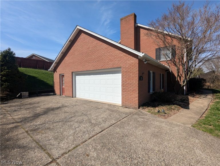 12 Wildwood Road, St Clairsville, OH - Photo 3
